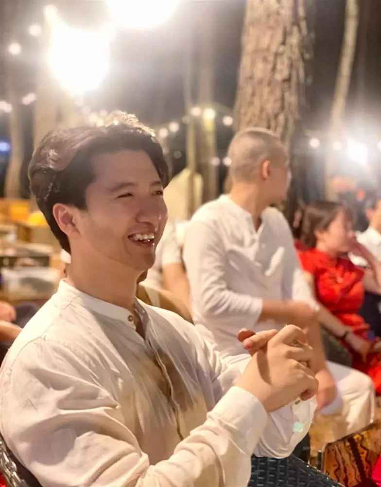 Từ hình ảnh mới nhất cho thấy, Trọng Hưng của hiện tại nhìn trưởng thành, thậm chí là già dặn so với tuổi thực.