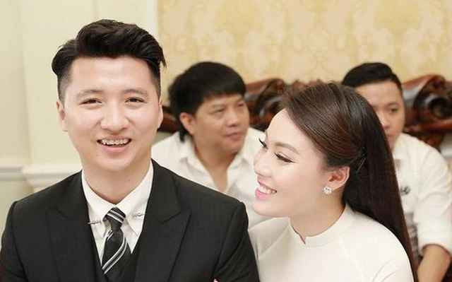 Trong khoảng 3 năm bên nhau từ yêu đến cưới, Nguyễn Trọng Hưng và Âu Hà My không ít lần làm hội FA, đang yêu lẫn có gia đình gato vì những cử chỉ thân mật, câu nói ngôn tình dành tặng đối phương.