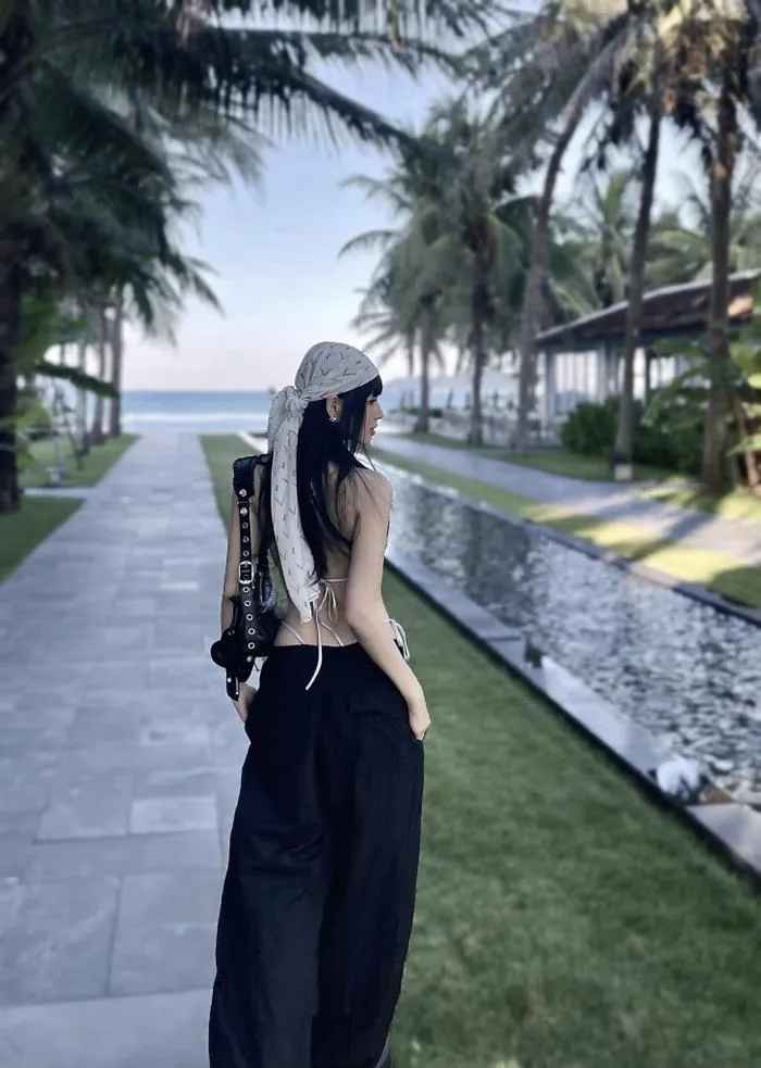 Dù không có chiều cao ấn tượng nhưng nàng hot girl đời đầu này lại có được tỷ lệ cơ thể hoàn hảo với đường cong chuẩn chỉnh.