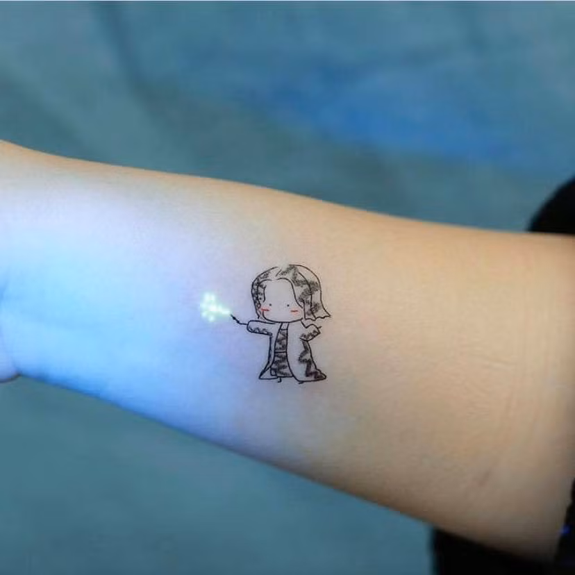 Với nhiều bạn trẻ, hình xăm phát sáng là một điểm nhấn.