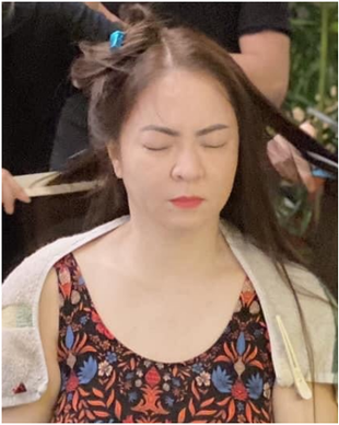 Mới đây, hình ảnh của bà chủ khu du lịch Đại Nam tút lại nhan sắc để chuẩn bị lên sóng đã được dân mạng quan tâm.