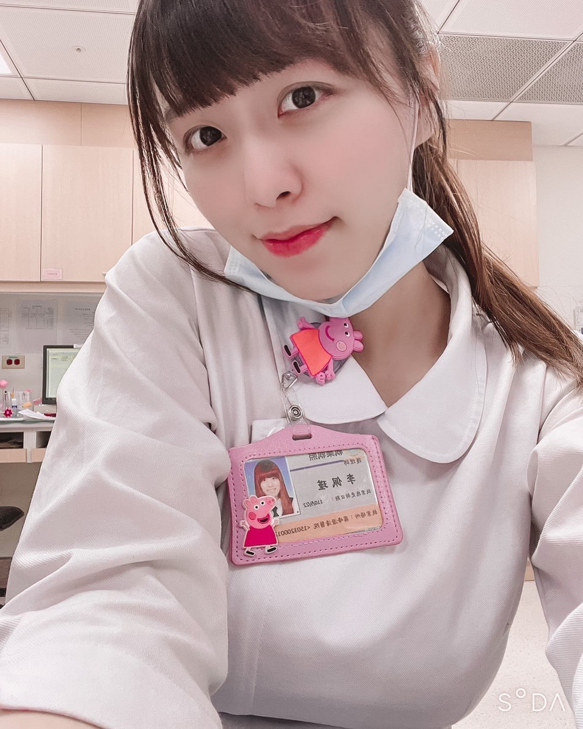 Lý Bội Cẩn (Sandy), người Đài Loan (Trung Quốc) là một trong những nữ y tá rất nổi tiếng.