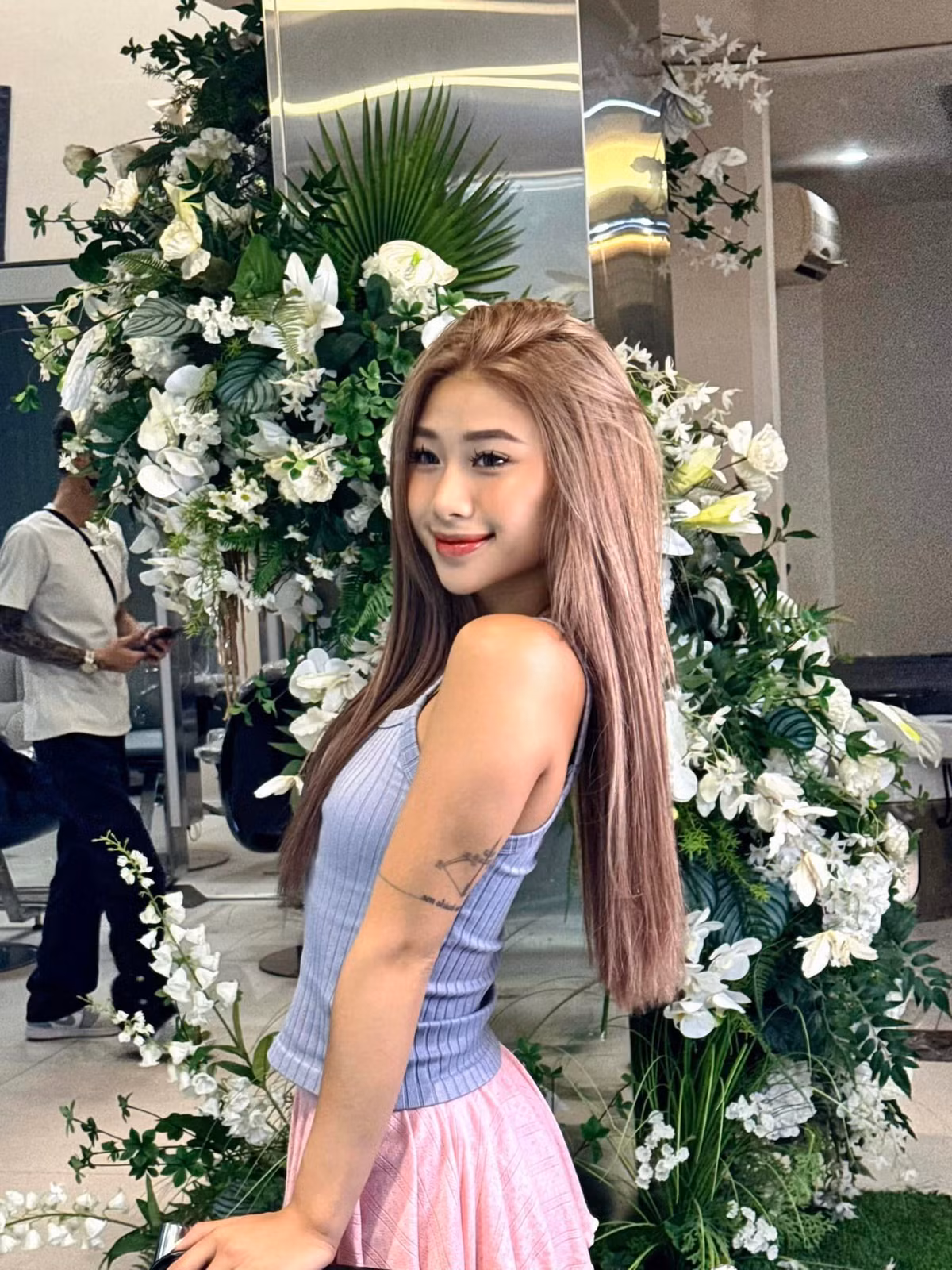 Những cụm từ gắn với Như Phương như "phông bạt", "thẻ đen"... được lan truyền, xuất hiện group anti lên đến gần 110.000 thành viên và nhận về làn sóng “tẩy chay”.