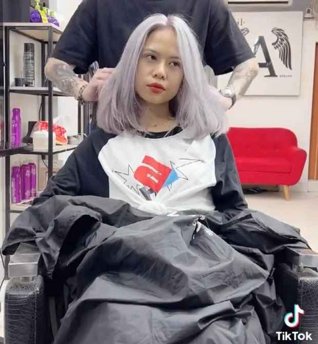 Theo đó, nhiều netizen "soi" ra Tlinh chỉnh sửa "sương sương" ở đôi mắt.