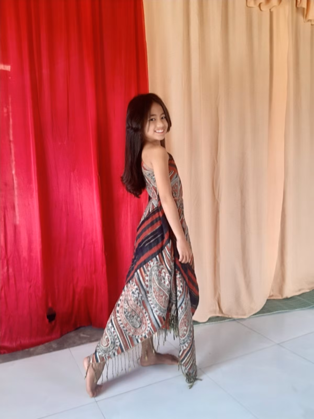 Qua những hình ảnh trên Facebook của Khánh Huyền có thể thấy, bé sở hữu nụ cười trong trẻo, tỏa nắng.