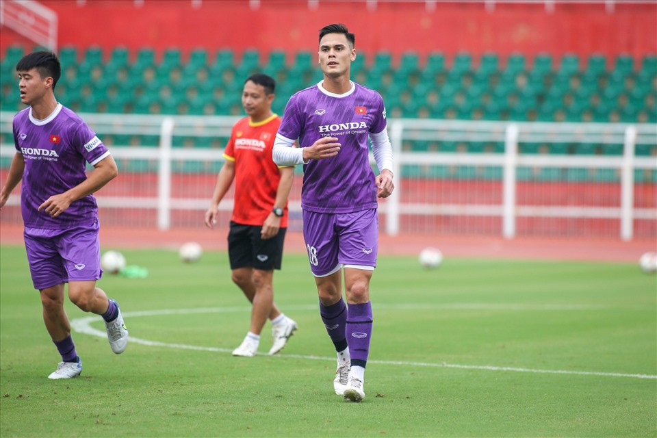 Tuan Hai toa sang, doi tuyen Viet Nam thang nhe 