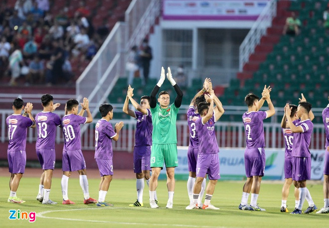 Tuan Hai toa sang, doi tuyen Viet Nam thang nhe 