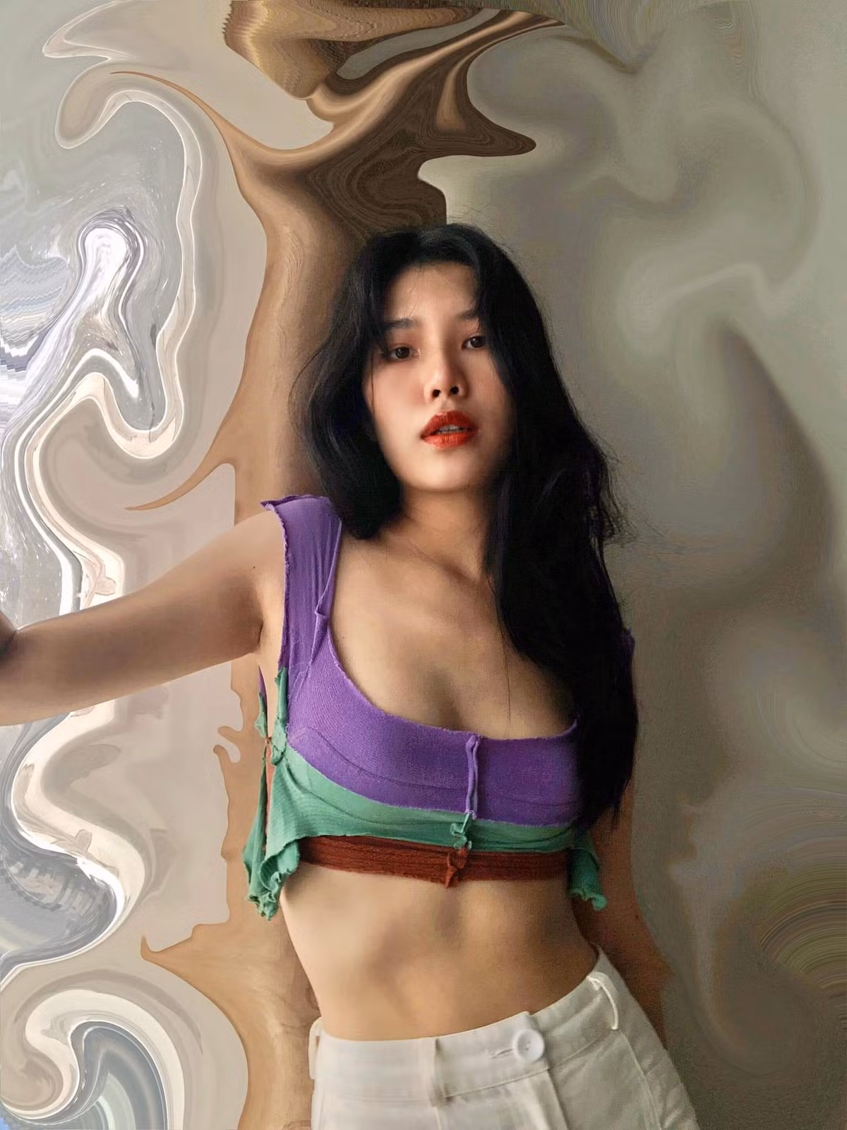 Mình thực sự là đã mất hết chỗ dựa nhưng là người con, người cháu, mình không dám nói lại… Hôm đó mình đã chịu đựng, mình òa khóc, thậm chí mình chui vào cả nhà vệ sinh để khóc. Mình thậm chí còn muốn chấm dứt cuộc sống vào ngày video được đăng lên…" Diệu Linh trả lời trên tờ Thể thao và Văn hóa.