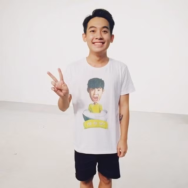 Nam vlogger đời đầu hiện là giám đốc điều hành cho một công ty giải trí, đồng thời kinh doanh một số lĩnh vực như thời trang, tụ điểm dành cho giới trẻ và phòng tập gym ở TP.HCM.