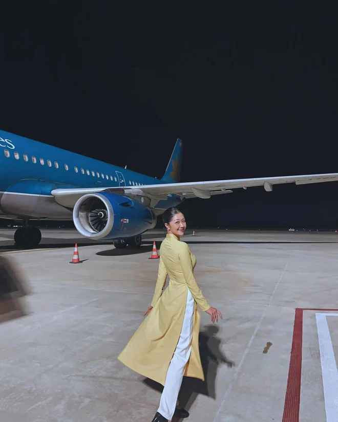 Không chỉ đặc biệt ở cái tên, nhan sắc của tiếp viên trưởng Vietnam Airlines sinh năm 1990 cũng để lại ấn tượng mạnh với nhiều người.