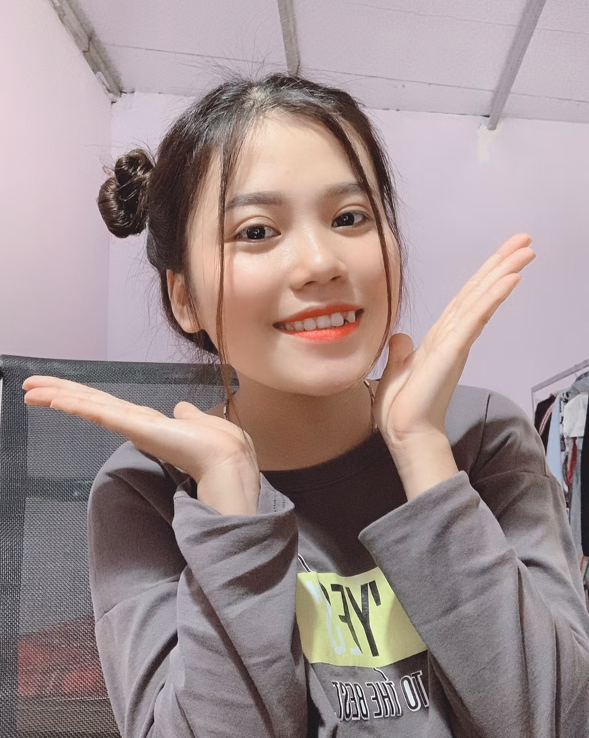 Bên cạnh công việc thực hiện các video với mẹ và các anh, Thanh Lương còn phát triển kênh YouTube riêng với gần 30 nghìn lượt đăng ký, các video chủ yếu với nội dung đời thường, đi ăn đi chơi bên cạnh người thân và bạn bè. Bên cạnh đó cũng có những video hài hước, "troll" mọi người. Trung bình mỗi video thu hút hàng chục nghìn lượt xem.