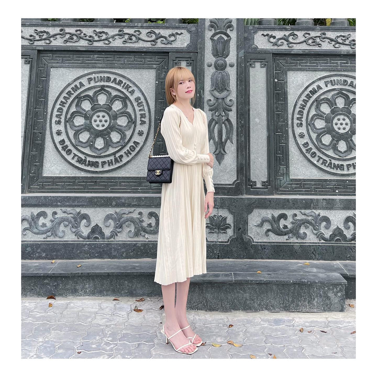 Một số fan bình luận dưới những bức ảnh của Thiều Bảo Trâm như: "Đen tình đỏ bạc là có thật mọi người nhỉ. Đùa vui thôi chứ chúc mừng chị tôi. Nhìn chị ấy rạng rỡ trở lại mình cũng hạnh phúc lây." hay "Hồi dịp Tết có đi xem bạn này biểu diễn nè. Hôm đó hình như là ngày 9/2 ở Đồng Nai. Nói chung khi một nhân vật nào đó đang thu hút sự chú ý của đông đảo mọi người, các nhãn hàng tìm tới quảng cáo hay giá cát xê cao cũng là chuyện thường."