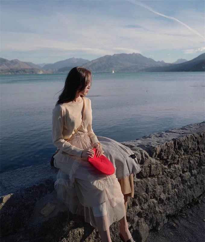 Wu bắt đầu sự nghiệp chạy vượt rào ở Nội Giang (Tứ Xuyên) trước khi chuyển đến Đại học Thể thao Bắc Kinh.