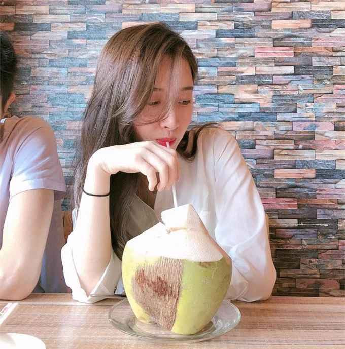 Wu từng nhiều lần vô địch quốc gia của Trung Quốc. Cô đã giành HCV tại Đại hội TDTT năm 2018 và 2020, HCV giải điền kinh quốc gia 2021 và 2023.