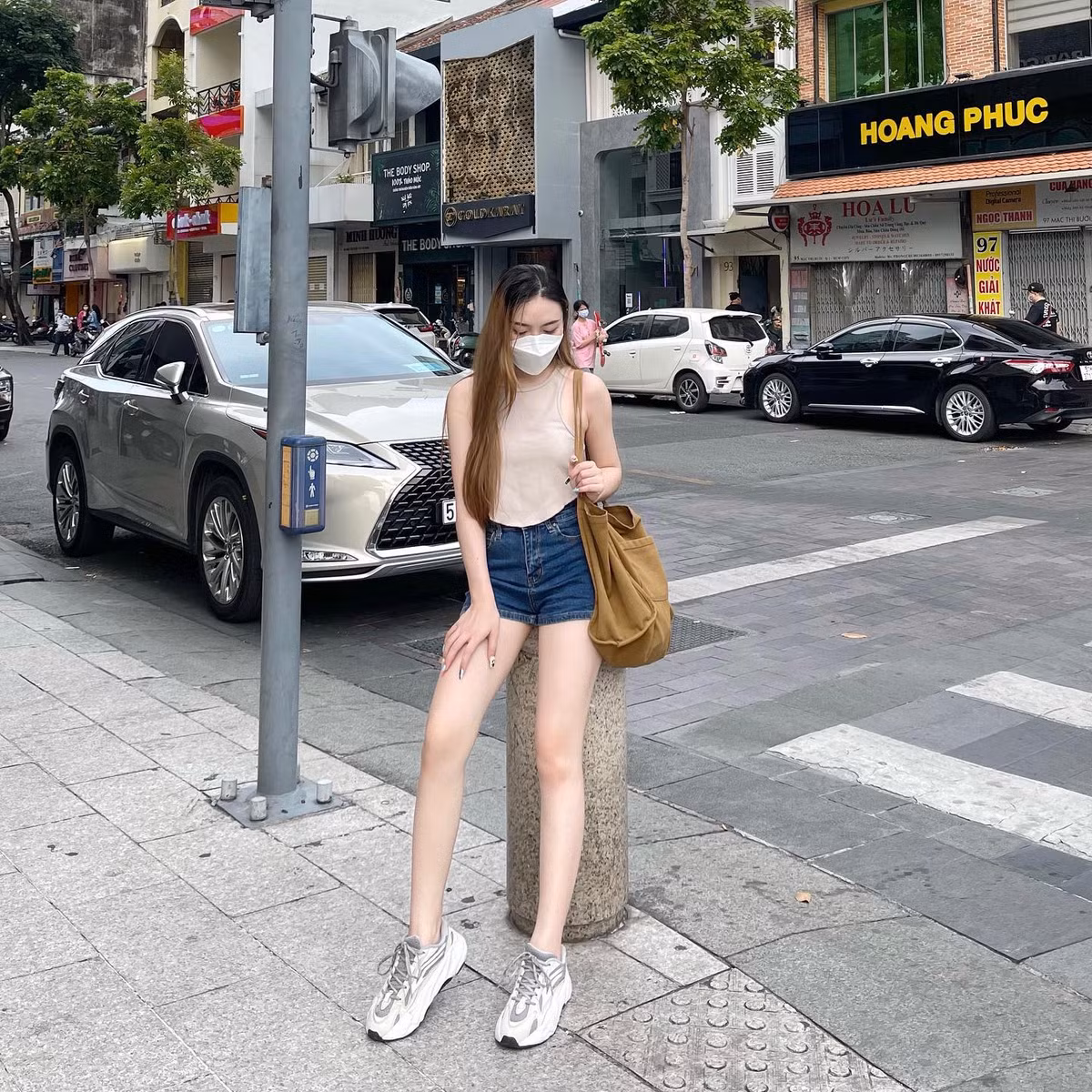 An Di cũng cho biết cô không có sự phân biệt nếu bạn trai là người Việt, người Lào hoặc xuất thân từ một đất nước khác.