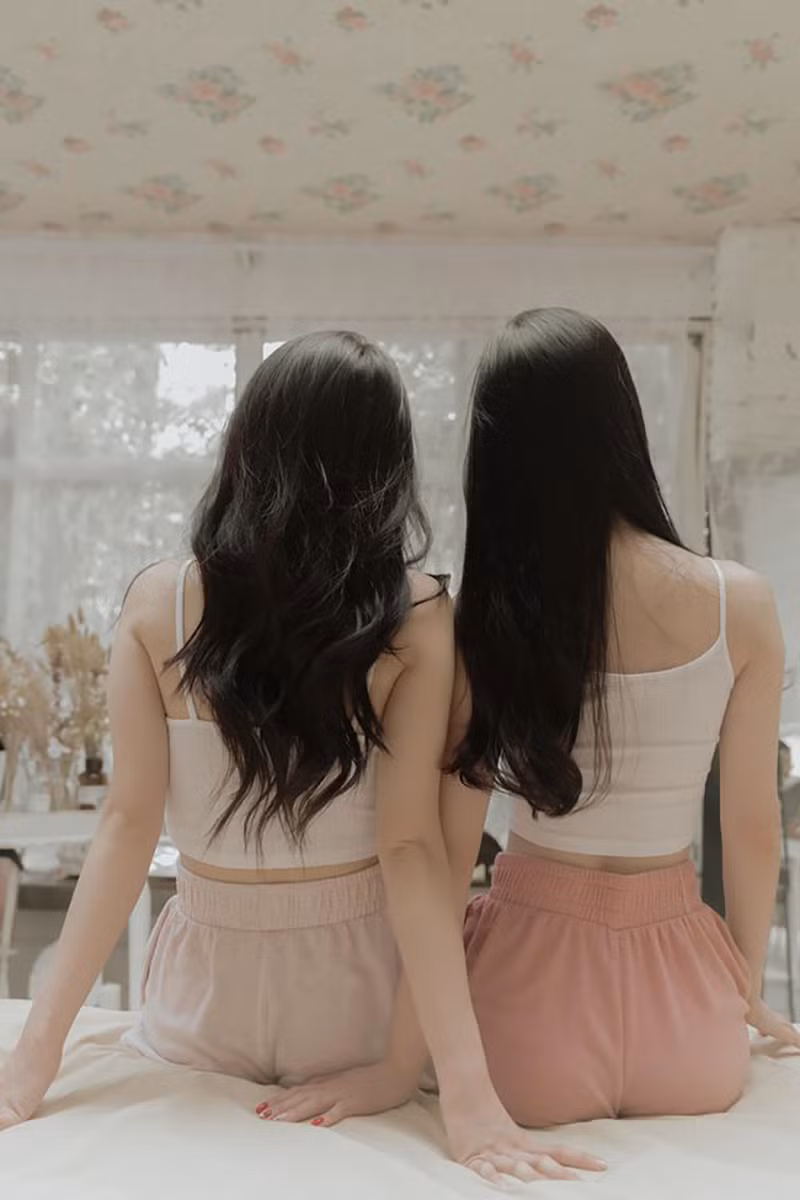 Không ít lời khen của dân mạng được để lại dưới bộ ảnh của Linh Ka và Jun Vũ.