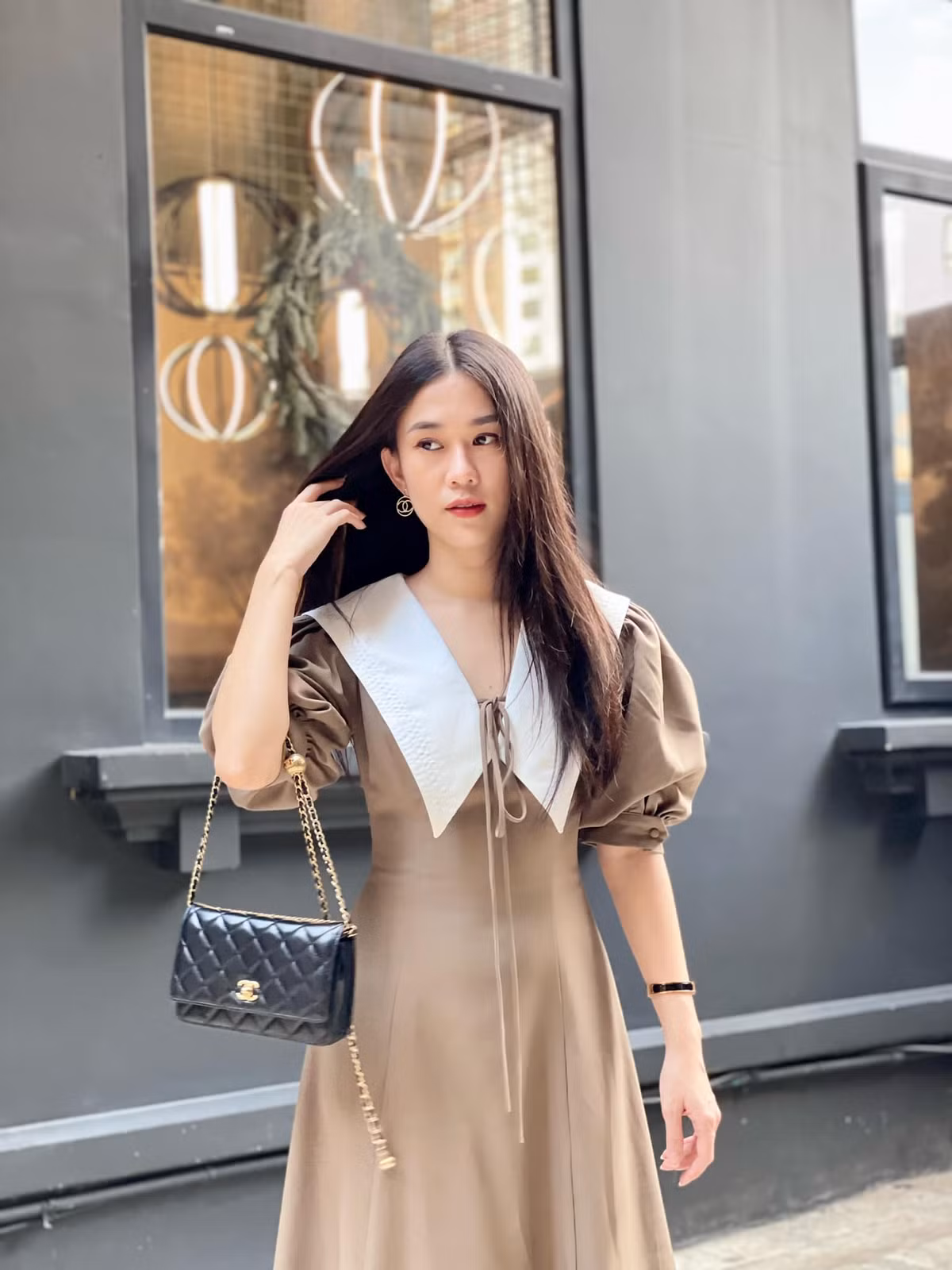 Có thể thấy, để đạt được những thành quả về tiền bạc như hiện nay, Ngọc Thảo đã cố gắng không ngừng. Hình thành những thói quen tài chính tốt, luôn hướng đến các mục tiêu to hơn, và hơn hết kiềm chế được bản tính ham mua sắm của bản thân.