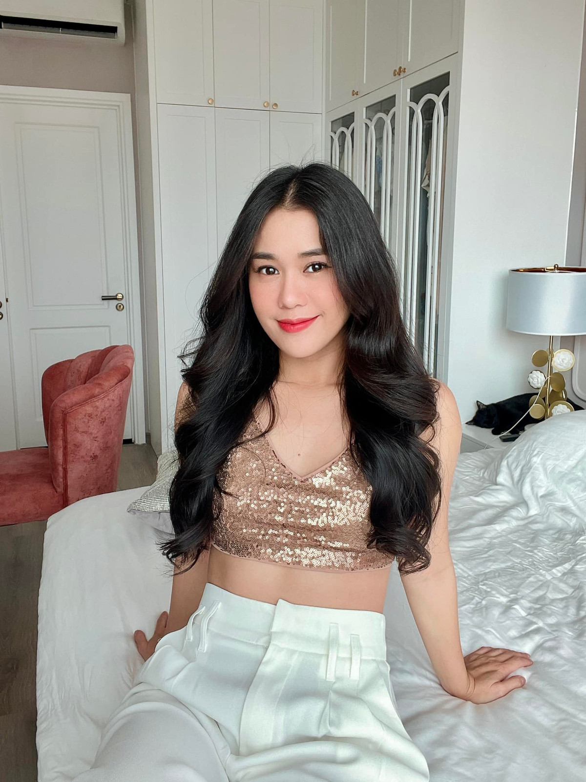 Ngọc Thảo chia sẻ căn nhà đầu tiên mua được hoàn toàn với số tiền đã tích cóp được trong quá trình chạy show diễn.