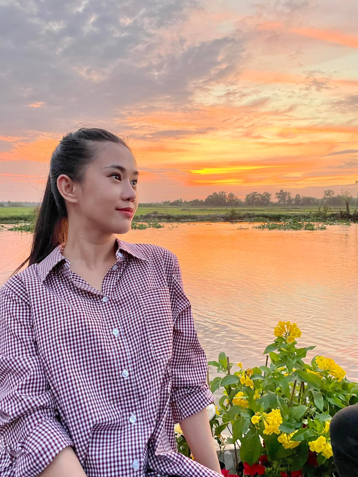 Ngọc Thảo tự nhận bản thân là một người để lý trí kiểm soát hành động. Đặc biệt về chuyện mua sắm, cô có những quan điểm đáng để các bạn trẻ tham khảo.