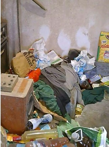 "Xã hội này có quá nhiều lỗ hổng, anh ta cần được giúp đỡ. Tôi không hiểu sao một người có thể sống trong hoàn cảnh như vậy mà không ai chăm sóc. Thật sự quá xót xa". Pringle chia sẻ trên tờ Mirror