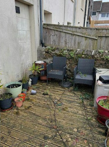 Ban đầu, người thuê chỉ ký hợp đồng ngắn hạn 6 tháng, sau đó chuyển sang hợp đồng linh hoạt.