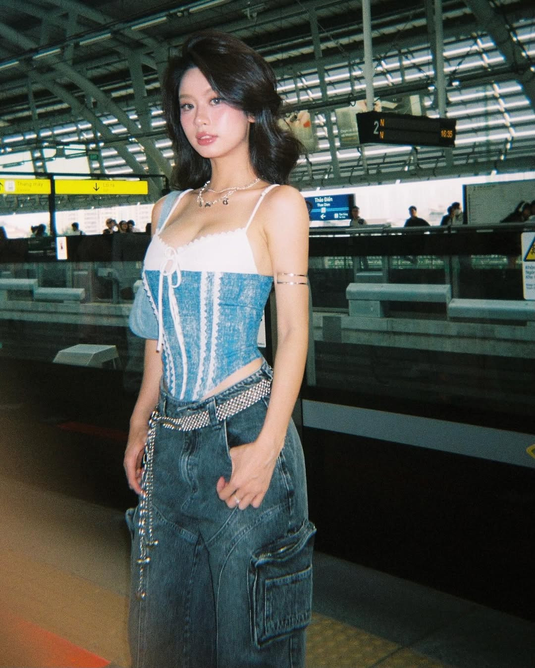 Hàn Hằng khá kín tiếng trong chuyện yêu đương với nam Vlogger sau sự cố với cô em gái của người yêu là Trang Lou.