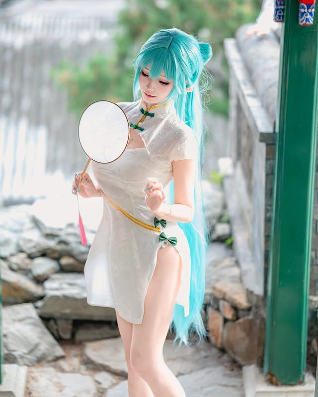 Dù vậy, nữ coser này vẫn còn là một gương mặt trẻ, mới gia nhập giới cosplay được hơn 1 năm nên lượng người hâm mộ của cô nàng vẫn còn khá khiêm tốn.
