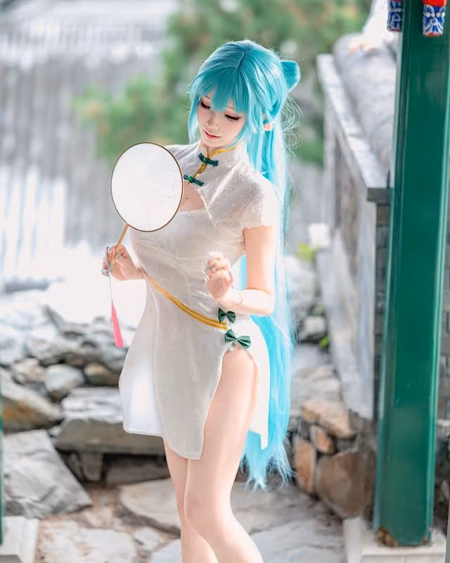Dù vậy, nữ coser này vẫn còn là một gương mặt trẻ, mới gia nhập giới cosplay được hơn 1 năm nên lượng người hâm mộ của cô nàng vẫn còn khá khiêm tốn.