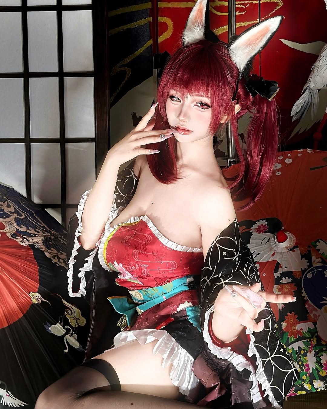 Xier dễ dàng “cân” mọi kèo khó, biến hoá thành nhân vật nào cũng đẹp “lung linh” và sống động.