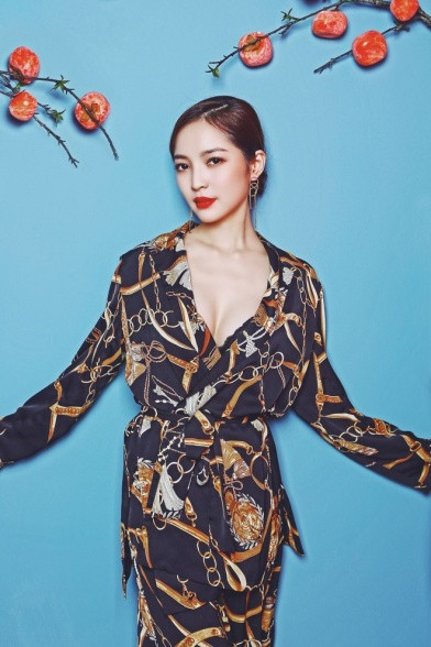 Nhiều cư dân mạng phải xuýt xoa về nhan sắc có phần lộng lẫy hệt như diễn viên nổi tiếng của Wang Zhongyao.