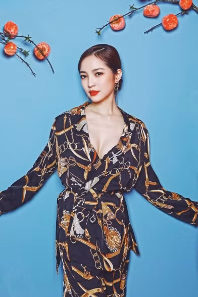 Nhiều cư dân mạng phải xuýt xoa về nhan sắc có phần lộng lẫy hệt như diễn viên nổi tiếng của Wang Zhongyao.