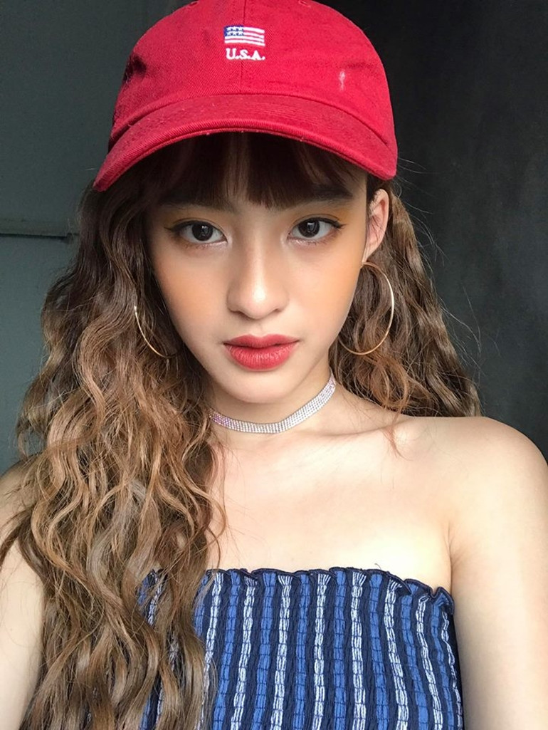 Dương Minh Ngọc dần được nhiều nhãn hàng biết đến và lựa chọn làm gương mặt trong lookbook của các thương hiệu nổi tiếng. Sau đó, cô bắt đầu tham gia đóng MV, TVC quảng cáo và dần dần trở thành một biểu tượng fashionista mới trong lòng giới trẻ.