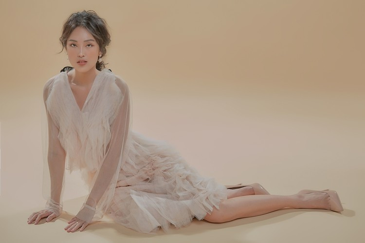 Misoa Kim Anh từng đạt giải thưởng cao trong một cuộc thi tìm kiếm MC. Ngoài ra, gái xinh còn thử sức bản thân trong vai trò diễn viên, người mẫu ảnh.