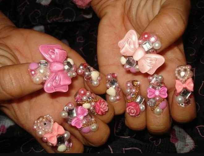 Với các chị em phụ nữ, việc rửa bát ngày Tết với họ đúng là nỗi kinh hoàng thực sự. Không chỉ rửa hai bữa như ngày thường mà có gia đình một ngày có thể rửa tới 5-7 lượt.