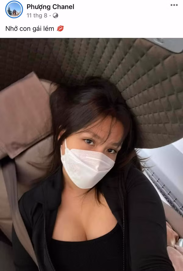 Bên cạnh đó, là một tiểu thư chính hiệu nên giống như mẹ của mình, trong tủ đồ của SuSu cũng không thể thiếu những món đắt đỏ đến từ nhiều thương hiệu nổi tiếng thế giới.