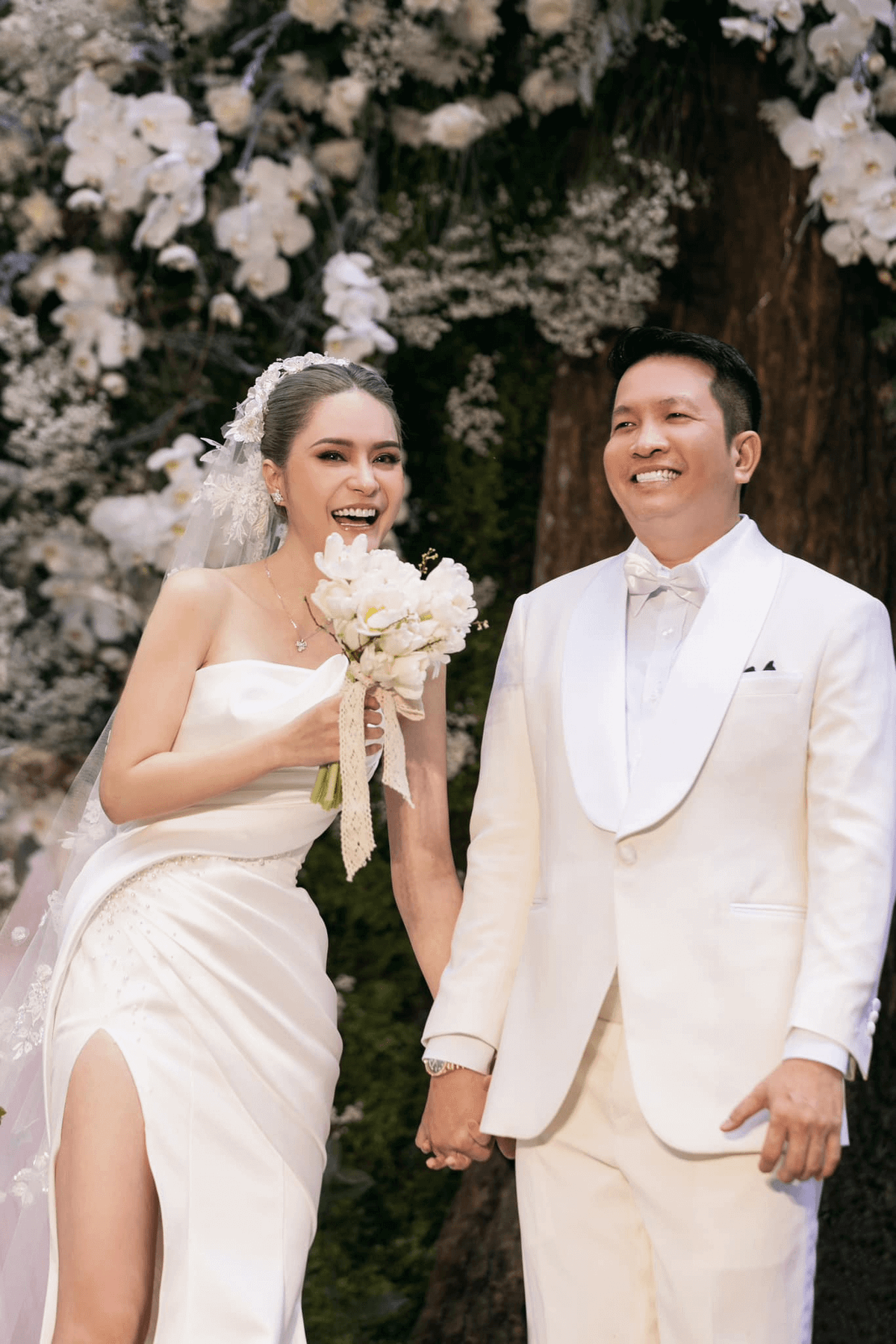 Không cần phải nói nhiều, chỉ với những con số kể trên đã phần nào chứng minh tài sản không phải dạng vừa của vợ chồng nữ đại gia quận 7. Thế nhưng đó chưa phải tất cả.