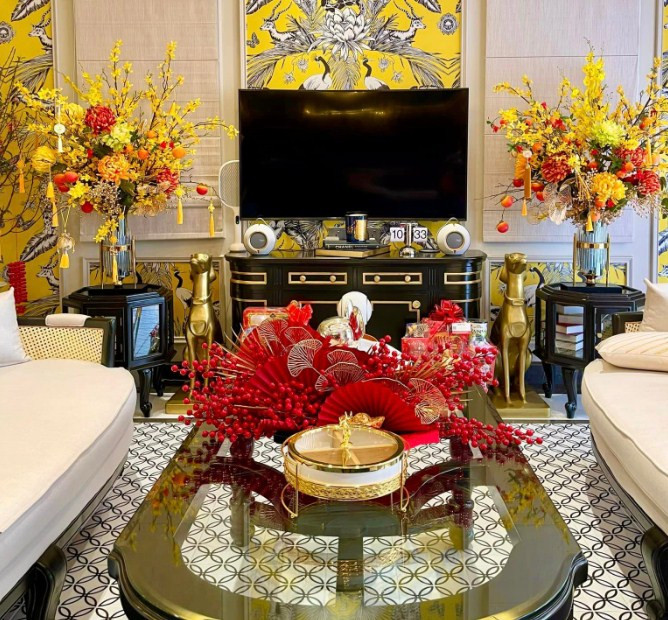 Biệt thự cũ của vợ chồng Đoàn Di Băng tọa lạc trong một khu dân cư cao cấp ở quận 7. Cô dọn về đây khoảng năm 2017 sau khi sửa lại toàn bộ kết cấu, nội thất theo ý thích.