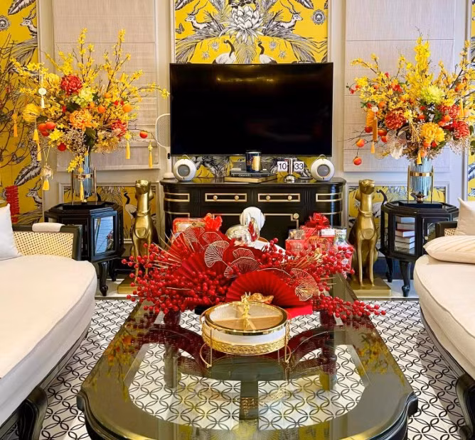 Biệt thự cũ của vợ chồng Đoàn Di Băng tọa lạc trong một khu dân cư cao cấp ở quận 7. Cô dọn về đây khoảng năm 2017 sau khi sửa lại toàn bộ kết cấu, nội thất theo ý thích.