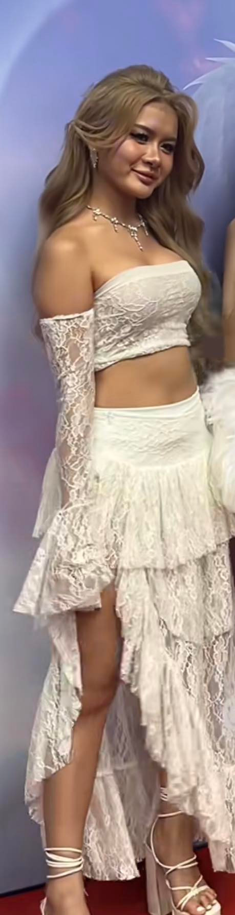 Mới đây, khi tham dự sự kiện, Xuân Ca lần đầu tiên xuất hiện trước công chúng sau khi viral trên mạng xã hội và nhận về nhiều ý kiến về nhan sắc thật ngoài đời.