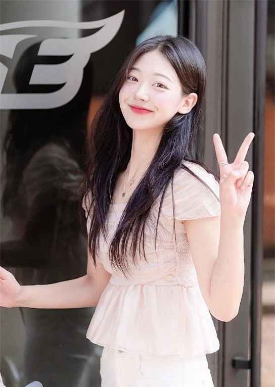 Suhan Woo tập nhảy mỗi ngày giúp sở hữu vòng hai thon gọn, vòng ba săn chắc.