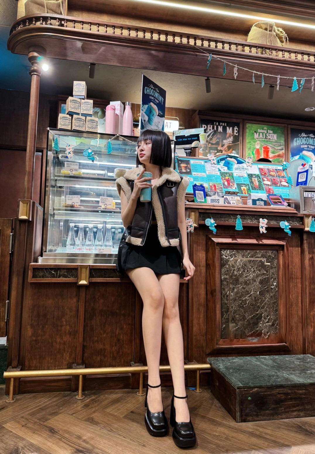 Với nhan sắc này Mai Trần càng không thuộc về ai thì càng thu hút.