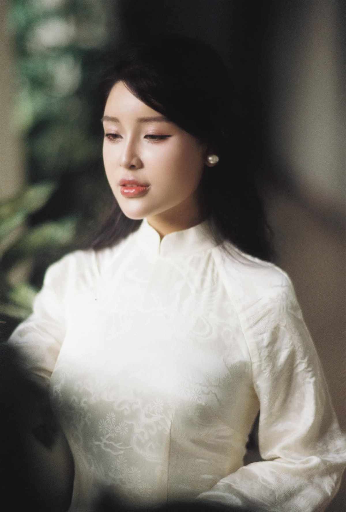 Ngoài những hình ảnh có phần "thoáng" trên trang cá nhân nhưng khi lên lớp với các học trò, Thanh Nga vẫn diễn những bộ đồ "đúng chuẩn mực".