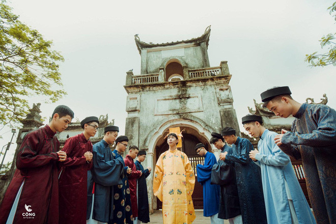 Khi bộ ảnh nhận được nhiều ý kiến tích cực, các thành viên trong lớp đều rất vui và tự hào. "Hy vọng sẽ ngày càng có nhiều bạn trẻ biết tới và yêu thích cổ phục Việt Nam cũng như tìm hiểu về lịch sử nước nhà", Minh Thu bày tỏ.