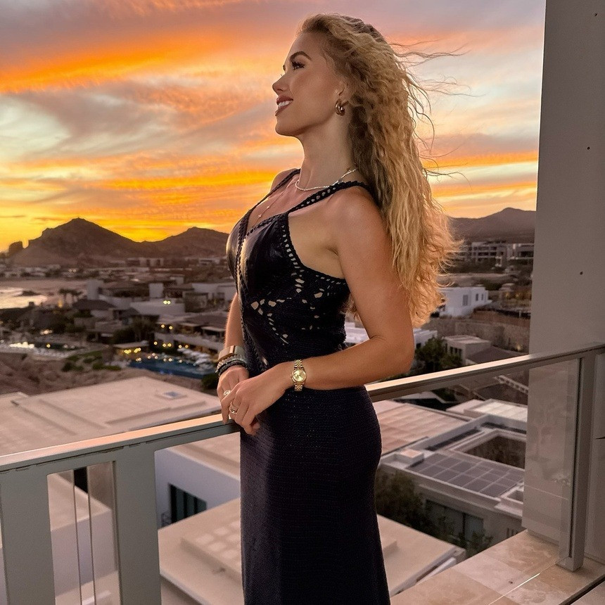 Gái xinh Gen Z này được nhận xét thừa hưởng nhiều nét đẹp từ người mẹ hoa hậu. Hunt cũng sớm tham gia vào đường đua nhan sắc.