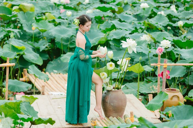 Khánh Huyền cũng từng tham gia cuộc thi "Hoa hậu Biển đảo Việt Nam 2022" và lọt vào top 3 "Người đẹp tài năng".