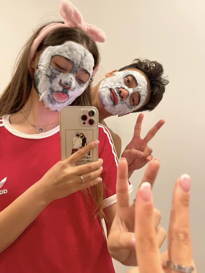 Sở hữu vóc dáng chuẩn cùng gương mặt dễ thương, model, Dianka được nhiều nhãn hàng thời trang mời chụp ảnh. Cô cũng xuất hiện nhiều trong các sàn diễn thời trang của Chung Thanh Phong, Lê Thanh Hòa và Lý Quý Khánh.