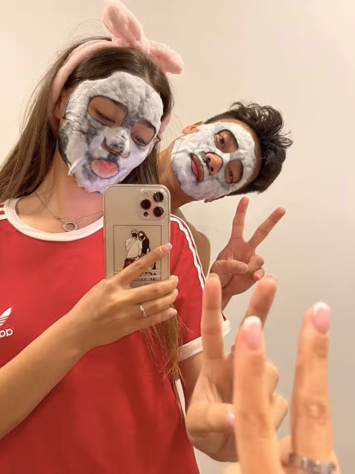 Sở hữu vóc dáng chuẩn cùng gương mặt dễ thương, model, Dianka được nhiều nhãn hàng thời trang mời chụp ảnh. Cô cũng xuất hiện nhiều trong các sàn diễn thời trang của Chung Thanh Phong, Lê Thanh Hòa và Lý Quý Khánh.