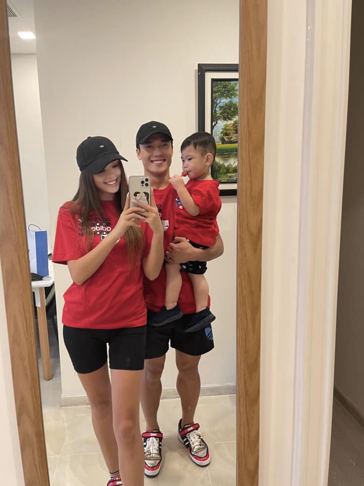 Năm 2017, Dianka được mời về Việt Nam trong một dự án. Sau khi ở đây được một thời gian, cô cảm thấy yêu thích nơi này và quyết định ở lại Việt Nam làm việc.