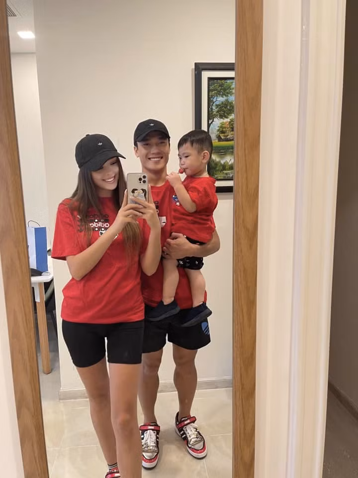 Năm 2017, Dianka được mời về Việt Nam trong một dự án. Sau khi ở đây được một thời gian, cô cảm thấy yêu thích nơi này và quyết định ở lại Việt Nam làm việc.