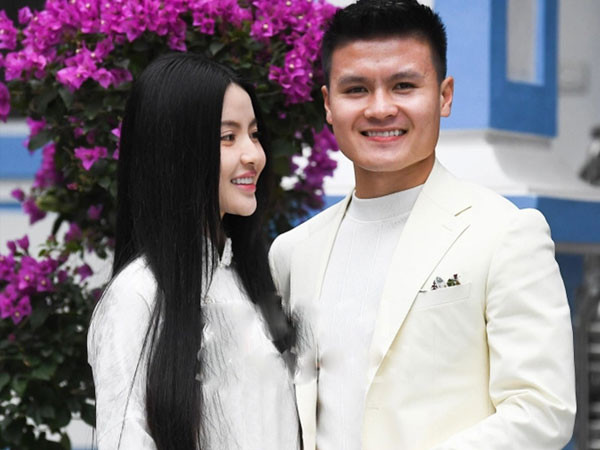 Hành động này của vợ chồng Quang Hải nhận được sự hưởng ứng tích cực của cộng đồng mạng.